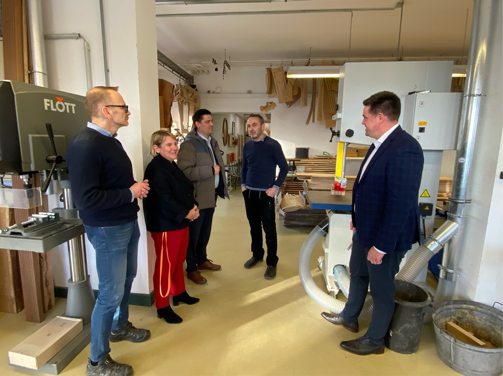 Besuch vom neuen Landrat und KH-Geschäftsführer in der Lehrwerkstatt